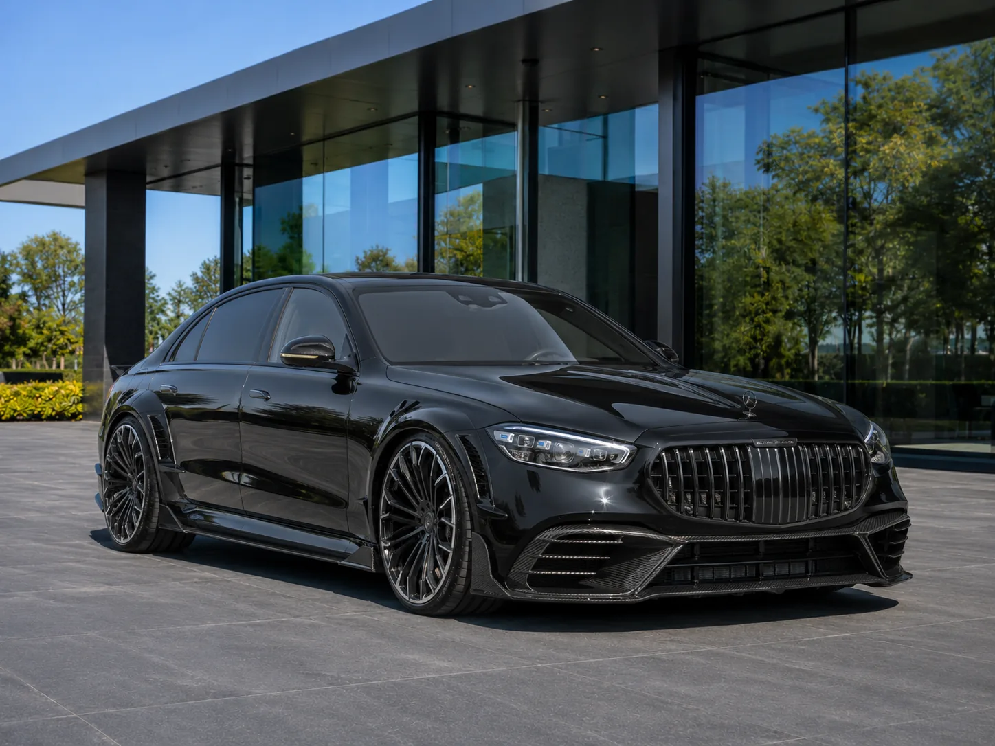 Mercedes-Maybach S 680 in Obsidianschwarz über Kalahitgold